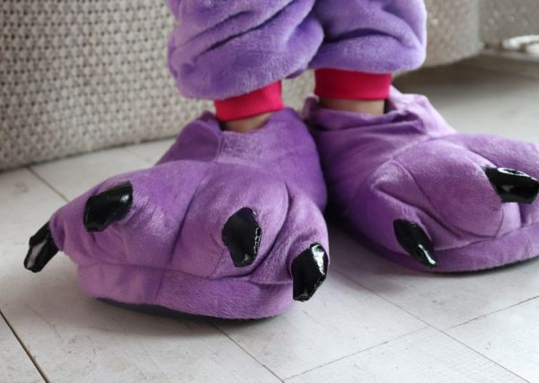 Домашние фиолетовые сиреневые тапочки кигуруми с когтями недорого купить в СПб детские взрослые